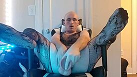 I'm a sissy gaping my ass in fishnets on webcam