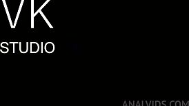 Amanda Klark rolerna devojka prima duboki anal u dupe i spermu u facijal VK068