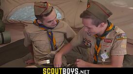 Obrovský kokot tvrdne dvoch twinkov surovo v divokej akcii za sebou!