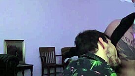 Homofil amatør suger kuk i hjemmelaget POV