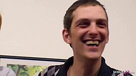 Cuckold Ehemann Watches Dummer Freundin in Dreier mit Fremden! What a Shock!