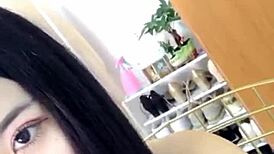 Hot Girl Stuns in Live Stream Cock Show