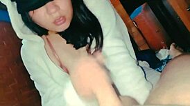 Wow, denne sexy latina deepthroater med store pupper!