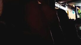 Büyük kıçlı orospu içe boşalıyor!