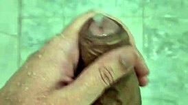 I Can’t Stop Watching Novinho Jerk in Shower