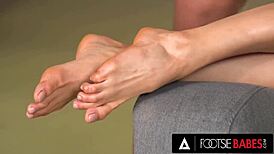 Kitana Lure's Butthole Fucked by Foot Worshiper