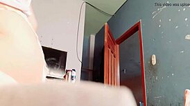 motorizado entrega comida entra verga mujer infiel adicta verga