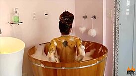 Brazilian amateur masturbates in ofuro during photo shoot