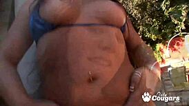 Cami Small 18+S Gets A Finger In Her Chunky White Butt