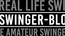 Aku tengok suri rumah amatur kena batang besar foursome