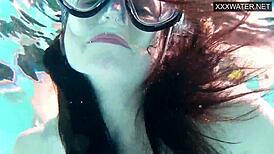 Minnie manga and Eduard cum underwater in the pool.