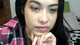 Europa5639 pohodlne masturbuje piču prstami pred anál šukanie zadku