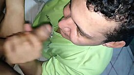 Cucám lahodný kokot môjho švagra!