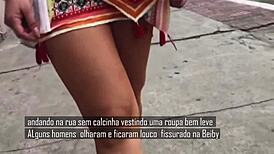 Мамка му! 18-годишната стъпдъщеря показва без гащи в обществения автобус!