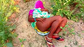 I’m shaken by this brutal homemade Indian fuck with rough painful thrusts