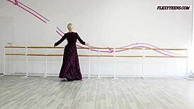 Anna Sigarga showcases unprecedented gymnastics routines in yoga and fitness