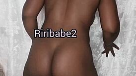 O marido pega a esposa tarada fodendo o vizinho safado com paixão