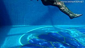 Heidi van Horny pleasuring herself?