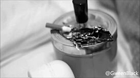 Rygning på dollar-seddel i grådighed fetish scene