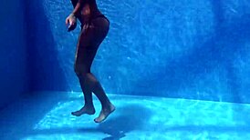 Heidi van Horny pleasuring herself?