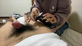 変態彼女が早漏彼氏に分厚いコンドームをプレゼント!