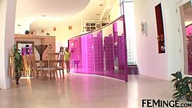 Feminge 4K, 18letá blondýna z Kalifornie si nechá olízat kundu! 😘