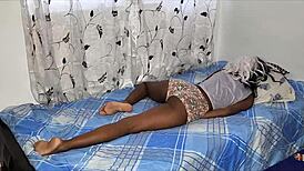 Steddatter Vågner Horny Så Stedfar Fucker Hendes Til Orgasm Før Morgenmad Og Universitet