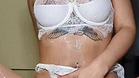 클라우디아 바벨 컴필레이션, 손가락과 딜도로 솔로 자위 기술 선보여