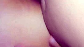 follando duro en posicion de perrito, quieres ver mi gran culo?