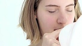 wow, this young looner babe pops her first balloon