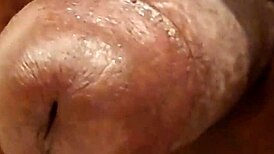 hallelujah johnson in solo bodybuilding session with focus on strength