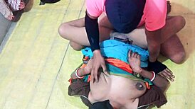 Just saw this sexy saree babe moaning hot during workout casting