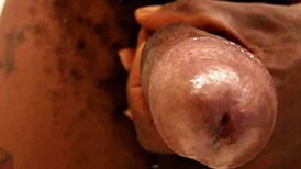 hallelujah johnson in solo bodybuilding session with focus on strength