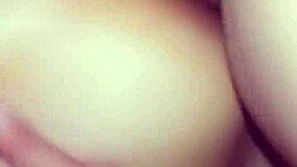 follando duro en posicion de perrito, quieres ver mi gran culo?
