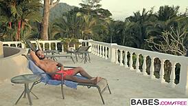 Stallion Fucks Bianca Resa In The Sun