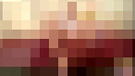 Malá brunetka ukáže nohavičky pod sukňou v spodničke, pozri upskirt akciu!