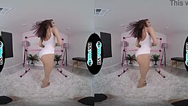 Sophia Sultry stretches out in VR with extreme blowjob