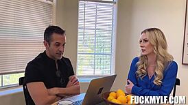 شاهدت سيدني بايج تُمارس الجنس مع دوني روك وريكو هيرنانديز في مذكرات المربية