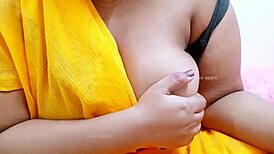 Optræd som ingen ser: Alex Coal og Jezabel Vessir slikker hinanden ud