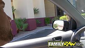 Liten babe rir på tykk kuk i POV, suger og knuller med lidenskap.