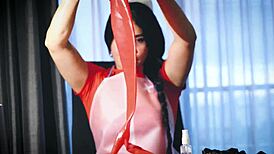 Hej, zvídavý na Dominafire divoký latex rukavice fetish v nemocnici?