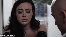 Teen Girlfriend Sucks and Fucks Like Pro