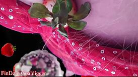 Food porn in financial domination style