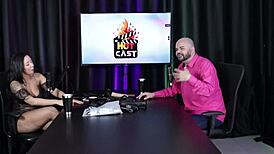 باولو أفيلار وفيكتوريا بياتريز في شفاف أحمر لنماذج تيف ساخنة