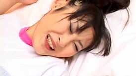 Malá asijská teen 18+ tvrdě šukána 😈