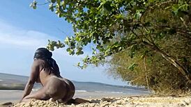 i twerk butt naked in public