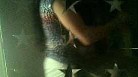 Имис Травесурас: Смео трансексуална дама задиркује у соло наступу