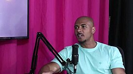 Blondi astuu liberaaliin maailmaan pariskuntien avulla ja tapaa tuottaja Lucas Ferrazin läpikuultavassa punaisessa alusvaatteessa