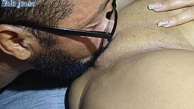 A chupada gostosa turns into Latina MILF anal. She takes it all inside!