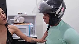 Husband's cuckold with delivery guy